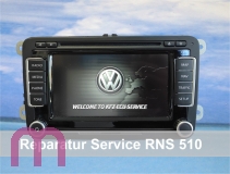 Reparatur Service VW RNS-510 schaltet mit einem lauten Knall aus oder Bildschirm flackert